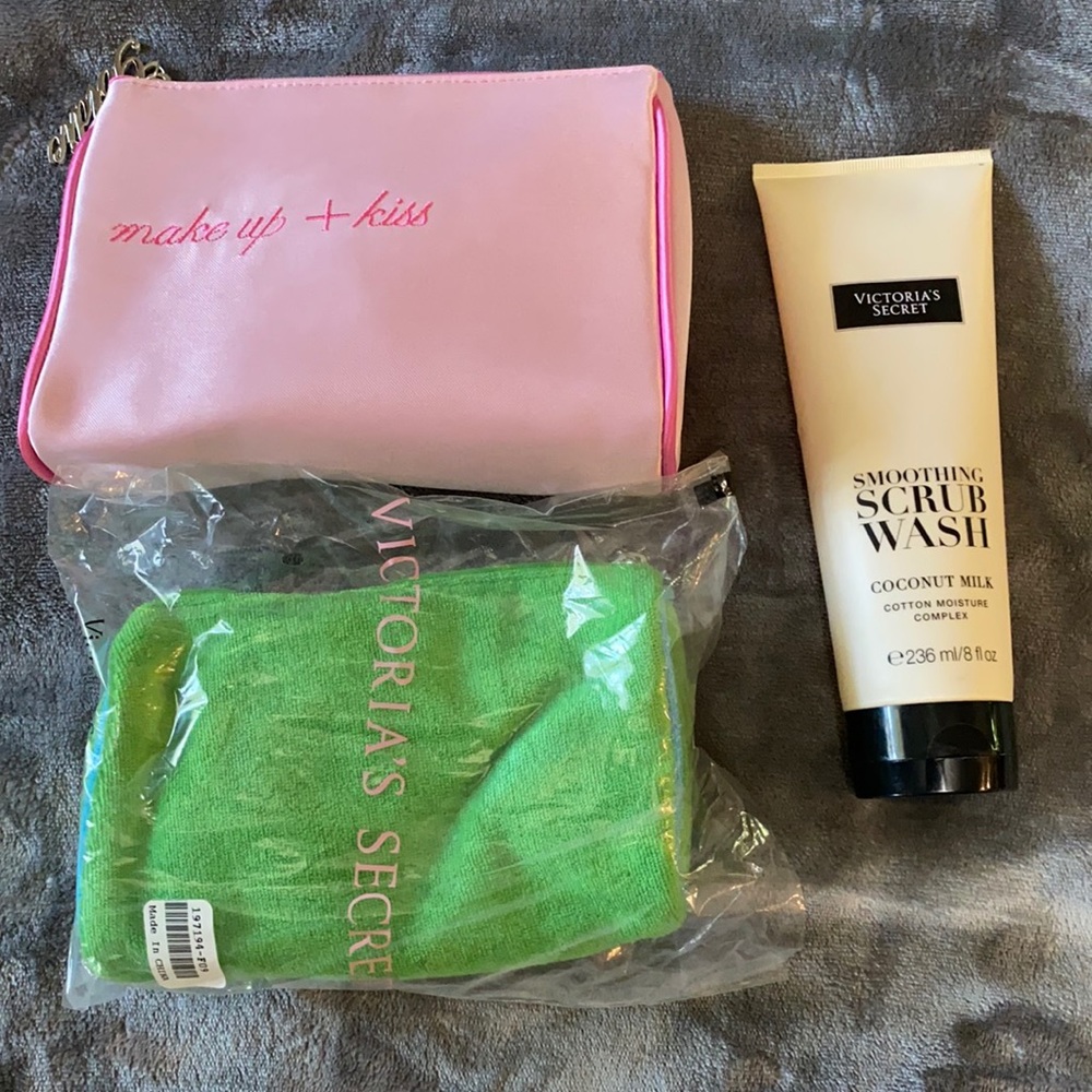 NEW Victoria Secret MakeUp Bags & Smoothing Scrub